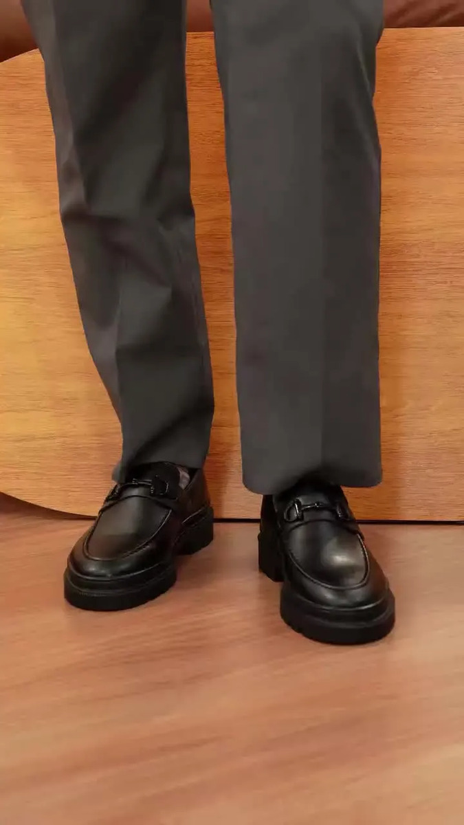 Sapato Social Masculino Mocassim Thézb Sem Cadarço PVC - Imagem 11